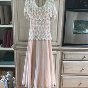 - Vintage dress ballroom sz 12 euc soft floaty fabric